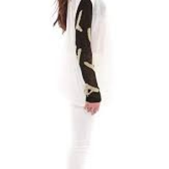 Hye Park and Lune | Venus White and Black Sweater - Picture 3 of 8